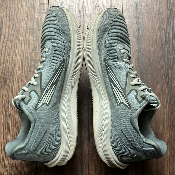 Altra Women’s TORIN 5 LUXE Gray Blue Size 7 - Picture 2 of 6